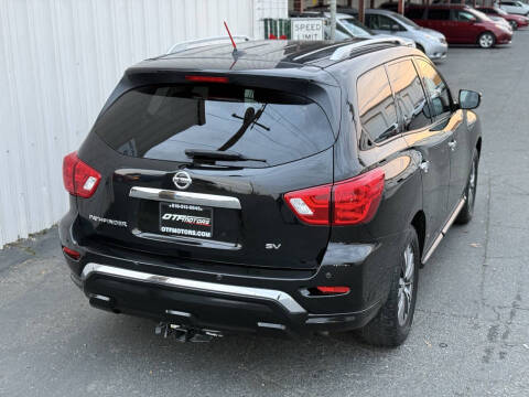 2018 Nissan Pathfinder SV