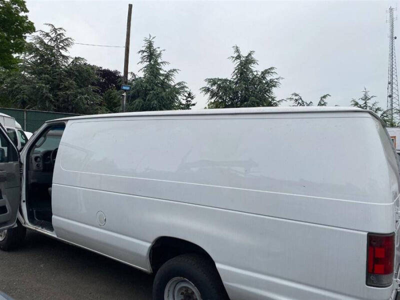 2013 Ford E-Series E-350 SD