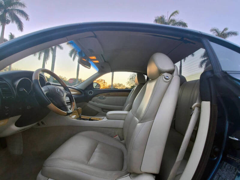 2004 Lexus SC 430