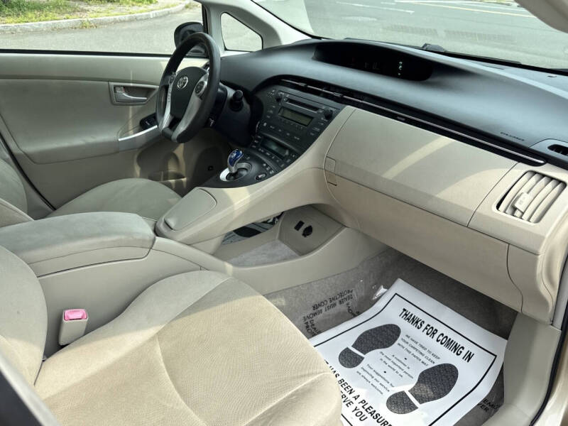 2010 Toyota Prius III