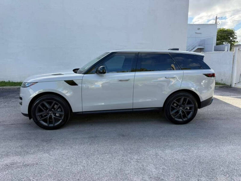 2025 Land Rover Range Rover Sport P360 SE