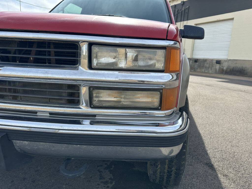 1998 Chevrolet Suburban 11
