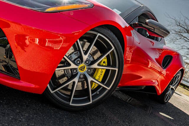 2024 Lotus Emira 8
