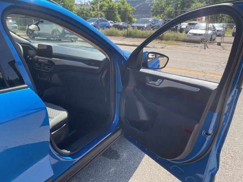 2020 Ford Escape SE