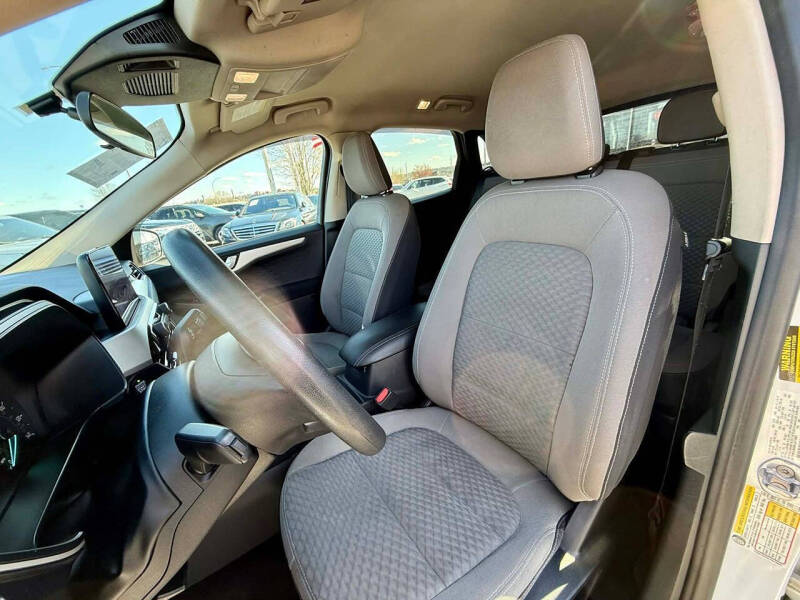 2020 Ford Escape SE
