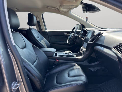 2021 Ford Edge Titanium