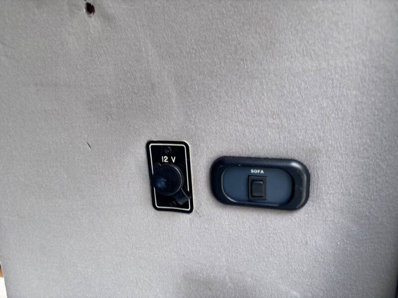 2000 Ford E-Series E-150
