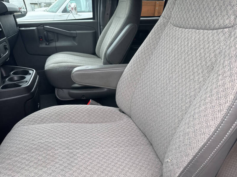 2017 Chevrolet Express LT 3500