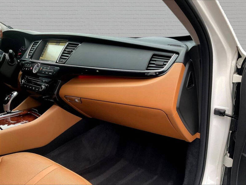 2017 Kia K900 Luxury V6