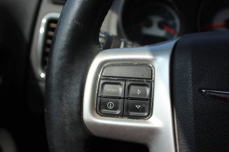 2012 Chrysler 200 Touring
