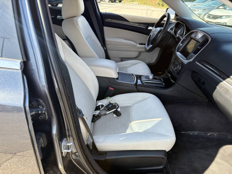 2018 Chrysler 300 Touring