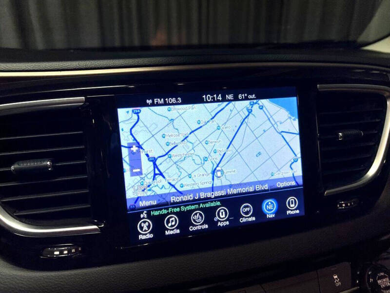 2017 Chrysler Pacifica Touring-L Plus