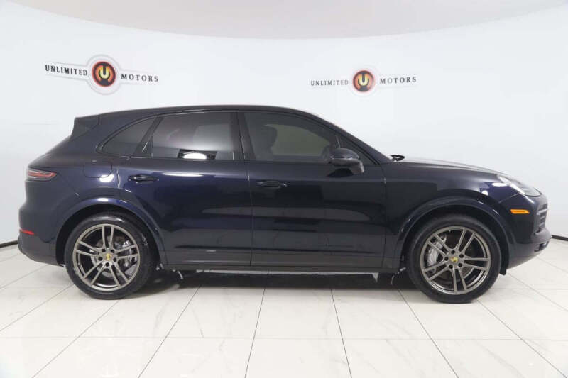 2023 Porsche Cayenne Platinum Edition