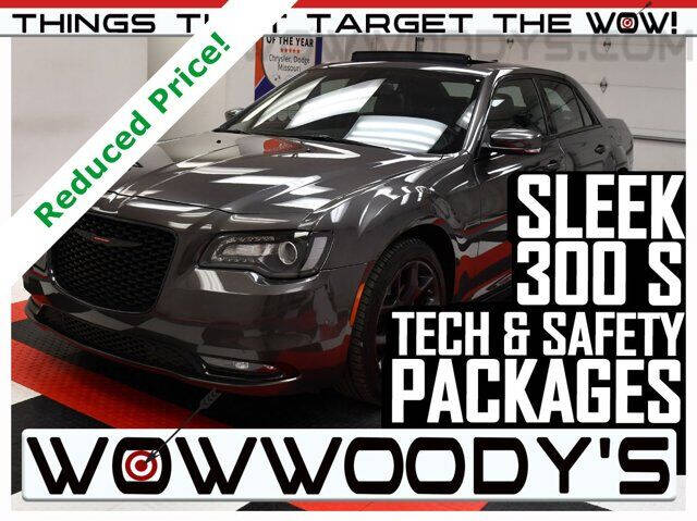 2022 Chrysler 300 for sale at WOODY'S AUTOMOTIVE GROUP in Chillicothe MO