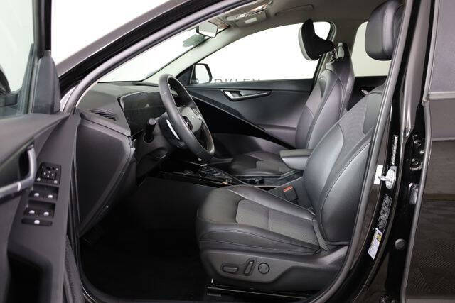2023 Kia Niro EX