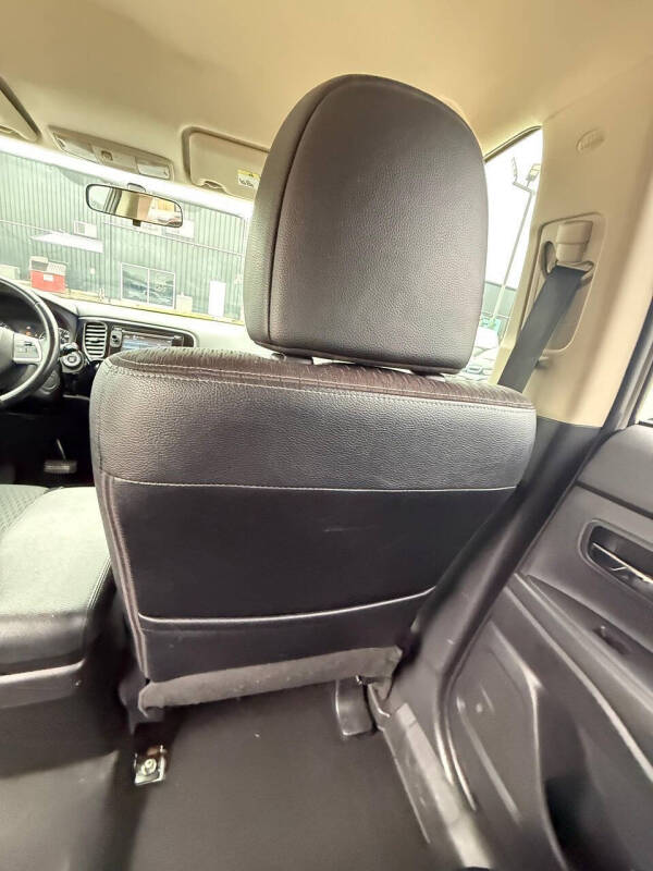 2015 Mitsubishi Outlander SE