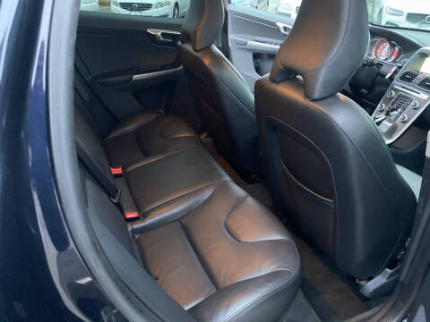 2016 Volvo XC60 T6 Drive-E