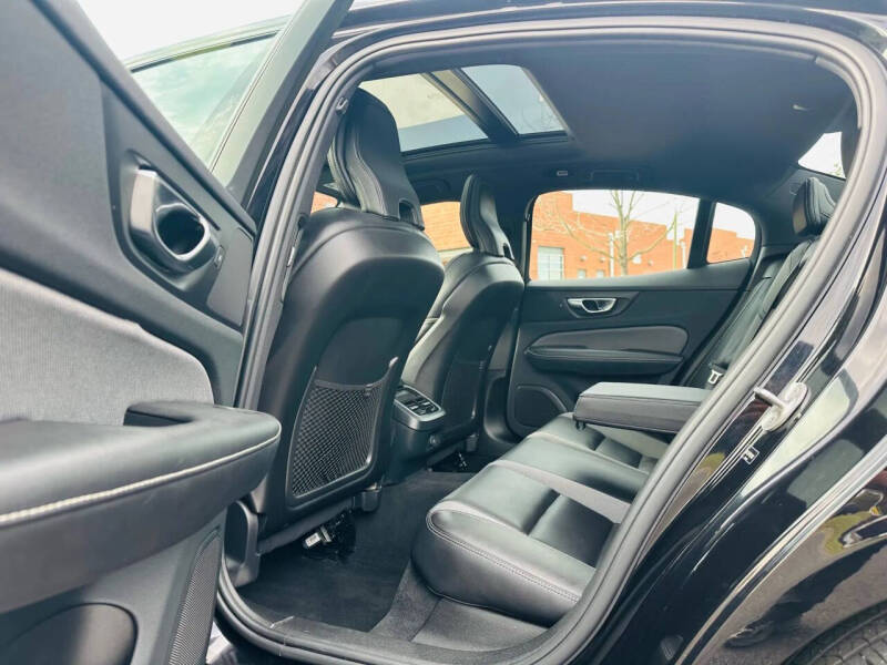 2023 Volvo S60 B5 Ultimate Black Edition