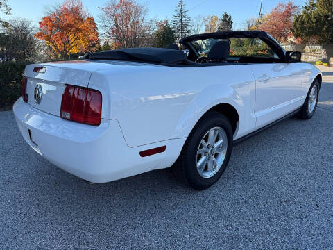 2006 Ford Mustang V6 Deluxe