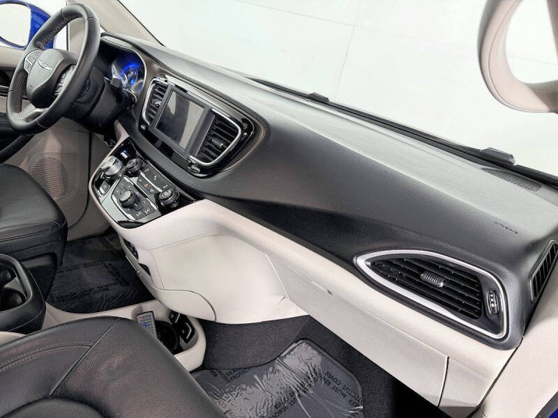 2018 Chrysler Pacifica Touring L