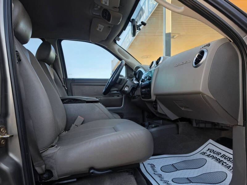 2006 Mitsubishi Raider XLS