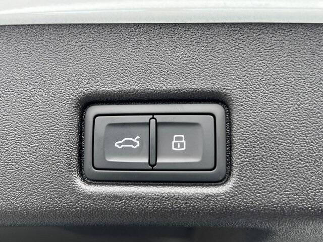 2025 Audi Q5 quattro Premium Plus TFSI