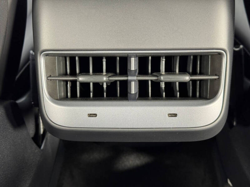 2024 Tesla Model Y Performance