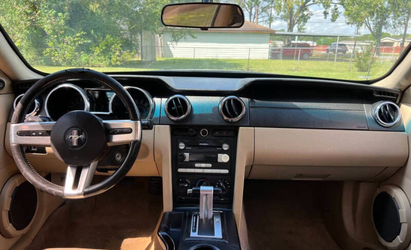 2005 Ford Mustang GT Deluxe