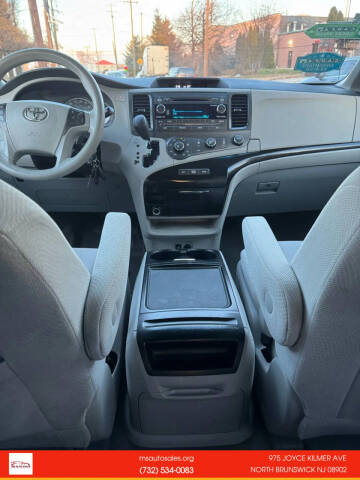 2012 Toyota Sienna LE 7-Passenger
