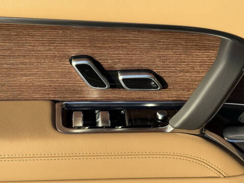 2025 Land Rover Range Rover P400 SE LWB