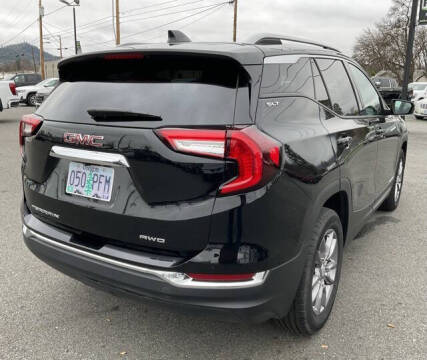 2024 GMC Terrain SLT