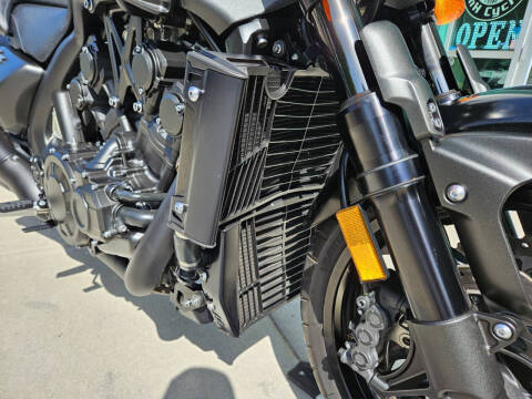 2019 Yamaha VMAX Matte Raven Black