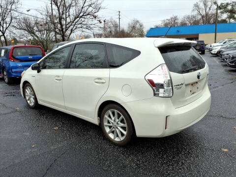 2013 Toyota Prius v Five