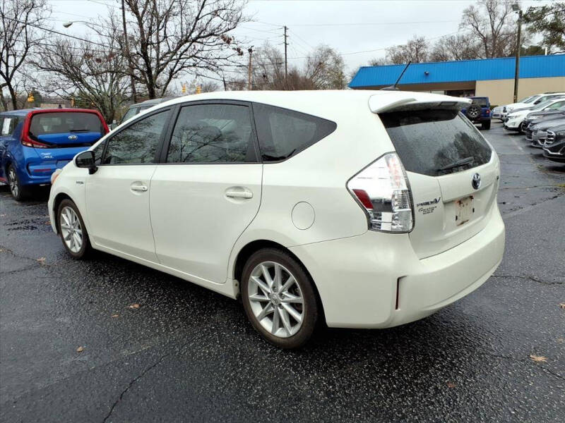 2013 Toyota Prius v Five