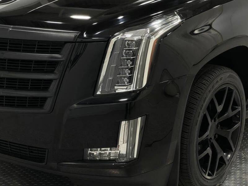 2016 Cadillac Escalade Luxury Collection