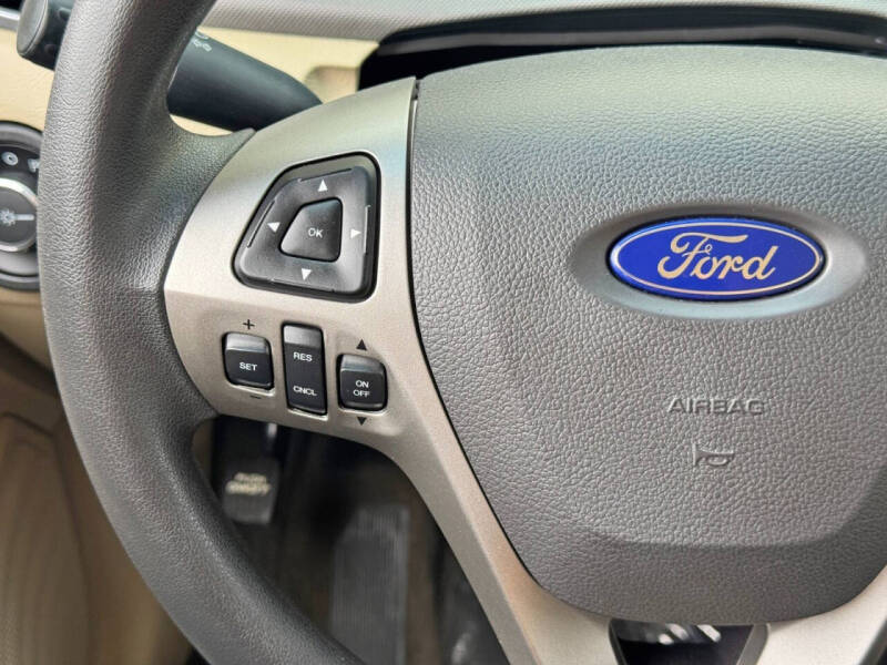 2015 Ford Taurus