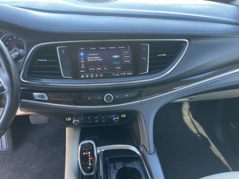 2021 Buick Enclave Essence