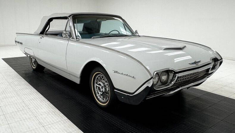 1962 Ford Thunderbird