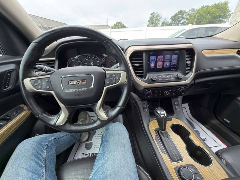 2017 GMC Acadia Denali
