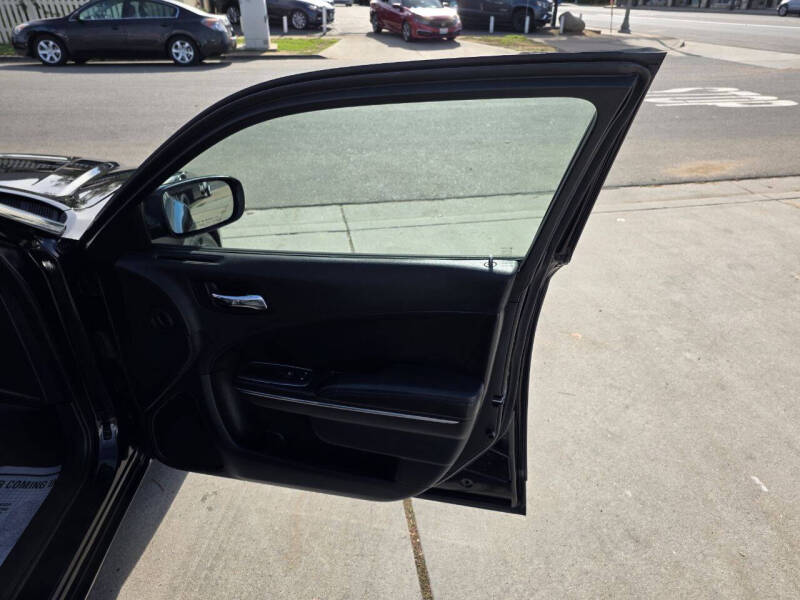 2013 Dodge Charger SE