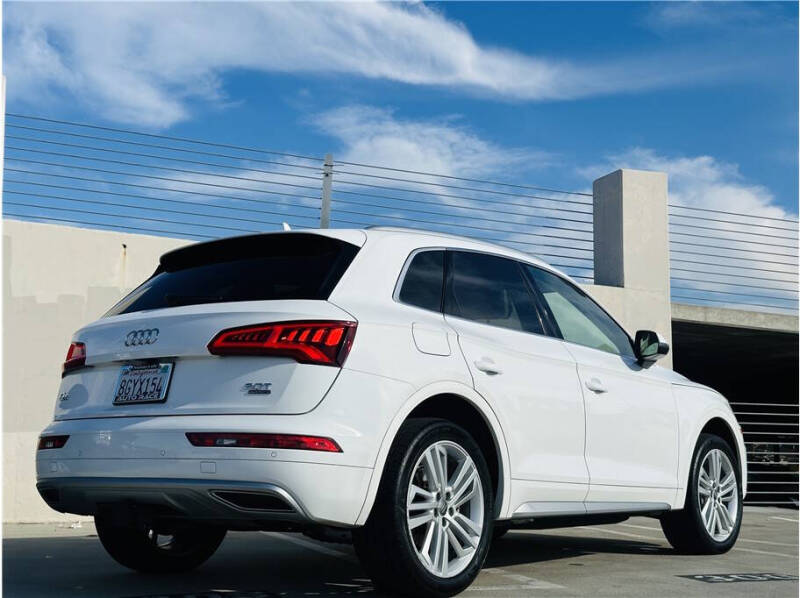 2018 Audi Q5 2.0T quattro Premium Plus