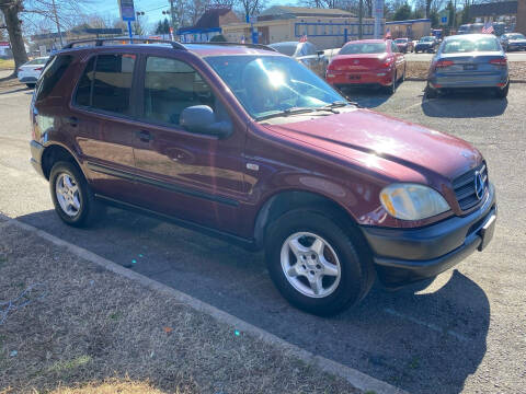 1999 Mercedes-Benz M-Class for sale at Carz Unlimited in Richmond VA