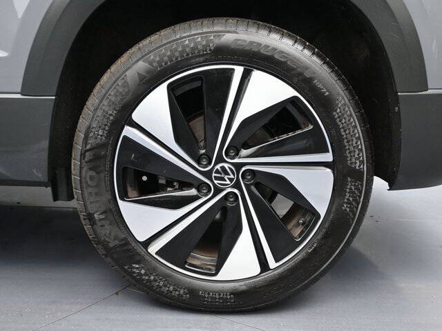 2024 Volkswagen Taos SE 4Motion