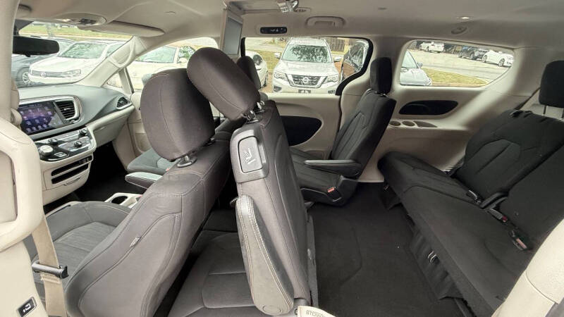2017 Chrysler Pacifica Touring