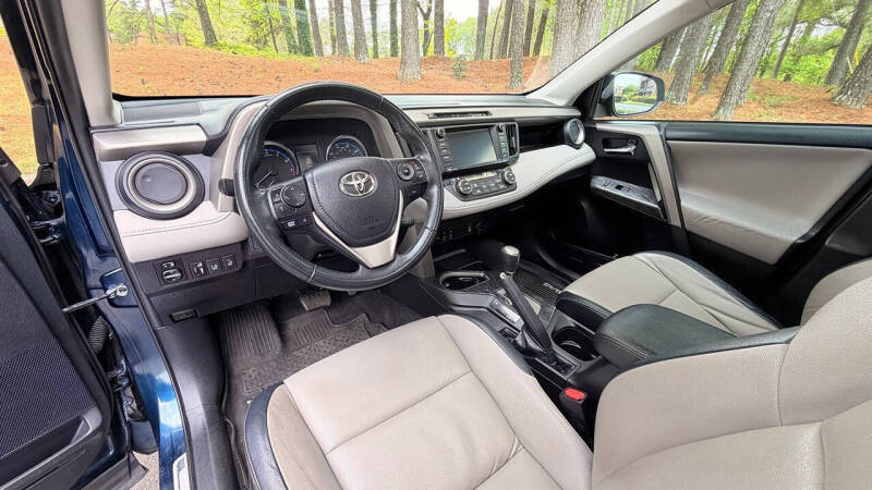 2017 Toyota RAV4 Platinum