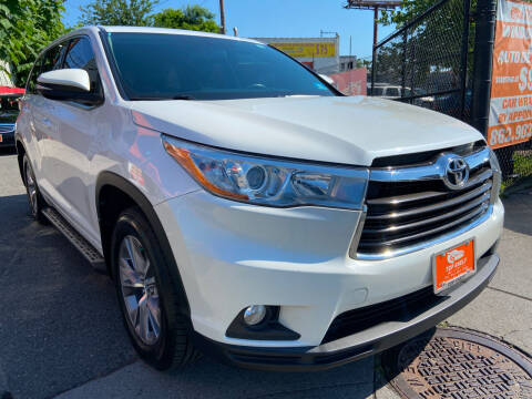 2015 Toyota Highlander for sale at TOP SHELF AUTOMOTIVE in Newark NJ