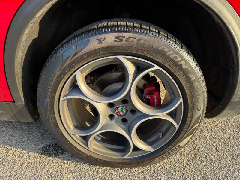 2019 Alfa Romeo Stelvio Sport