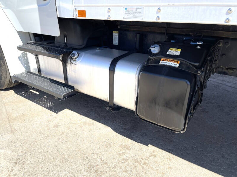 2013 Freightliner Business class M2