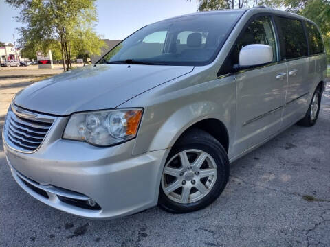 2012 Chrysler Town and Country for sale at Car Castle in Zion IL
