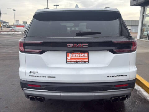 2024 GMC Acadia Elevation